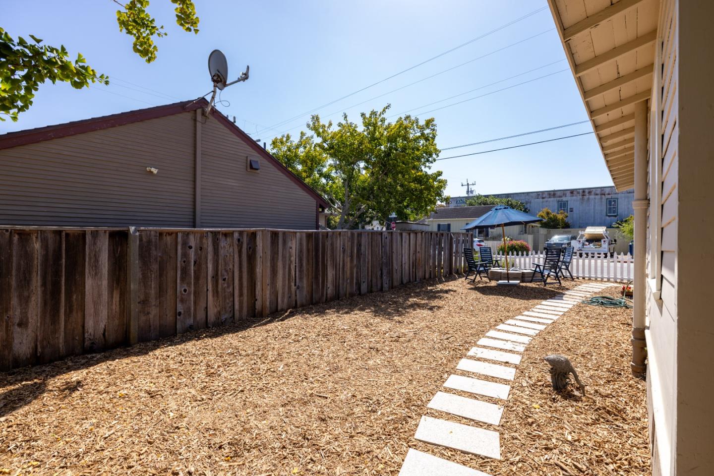 Detail Gallery Image 10 of 24 For 140 Mcclellan Ave, Monterey,  CA 93940 - 2 Beds | 1 Baths