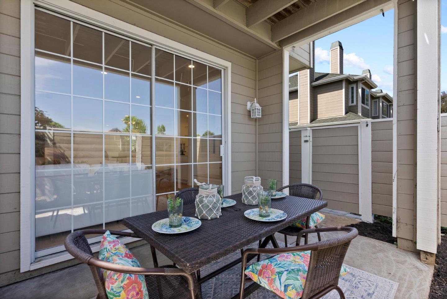 Detail Gallery Image 10 of 48 For 320 Treasure Island Dr, Belmont,  CA 94002 - 3 Beds | 2/1 Baths