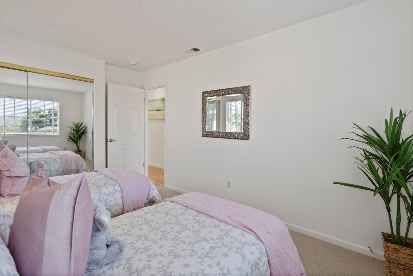 Detail Gallery Image 31 of 48 For 320 Treasure Island Dr, Belmont,  CA 94002 - 3 Beds | 2/1 Baths