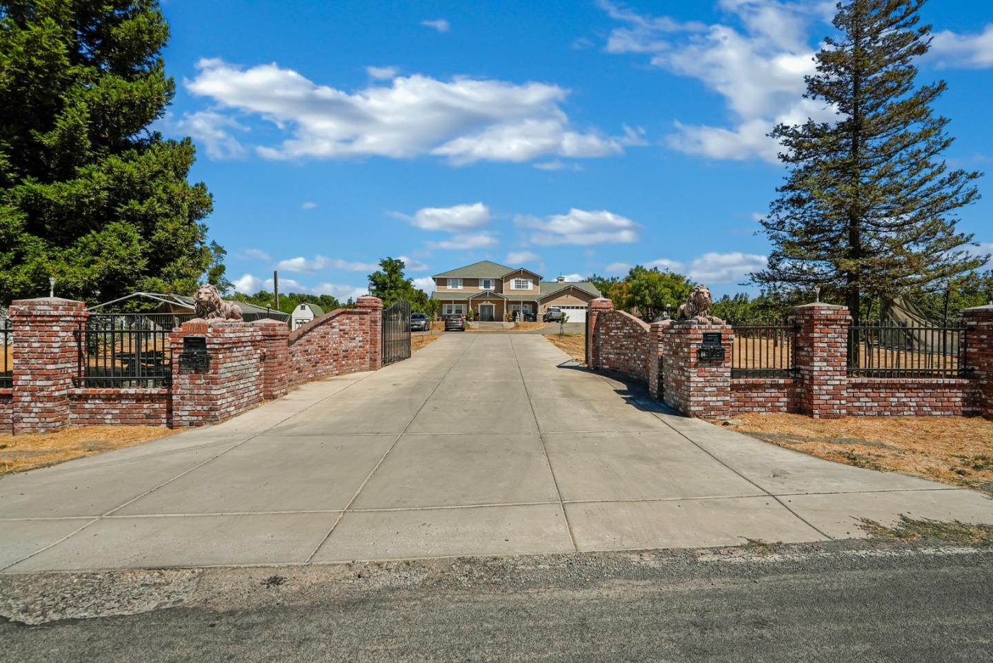 Detail Gallery Image 5 of 105 For 30200 Garden Rd, Manteca,  CA 95337 - 4 Beds | 4/1 Baths