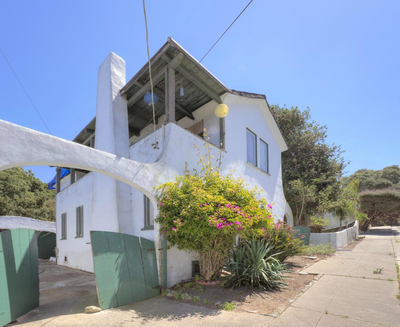 Detail Gallery Image 25 of 36 For 139 7th St, Pacific Grove,  CA 93950 - 4 Beds | 2 Baths