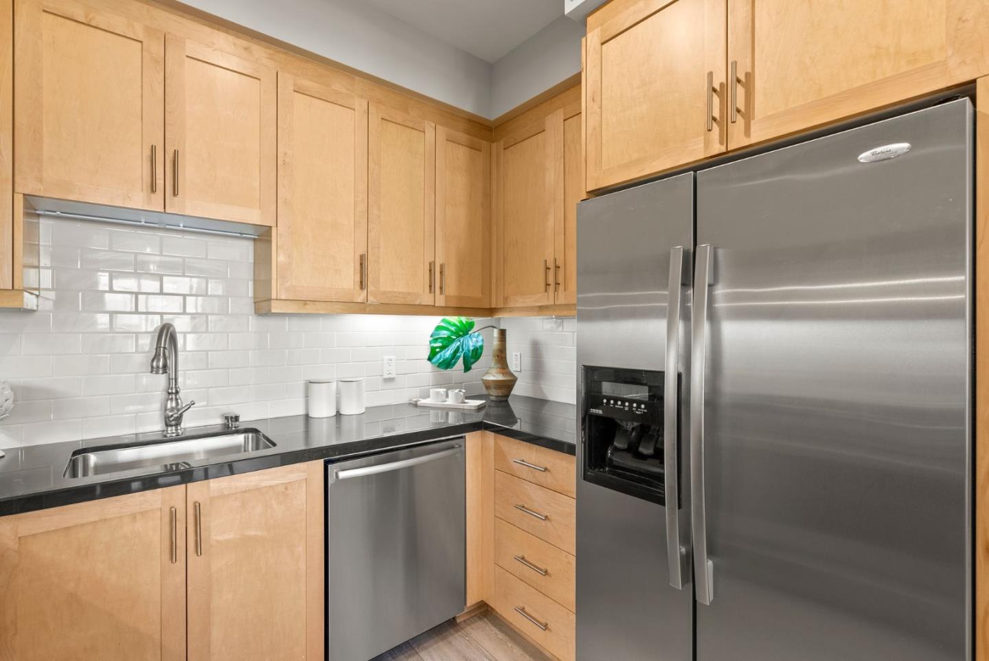 Detail Gallery Image 12 of 37 For 1001 Laurel St #306,  San Carlos,  CA 94070 - 2 Beds | 2 Baths