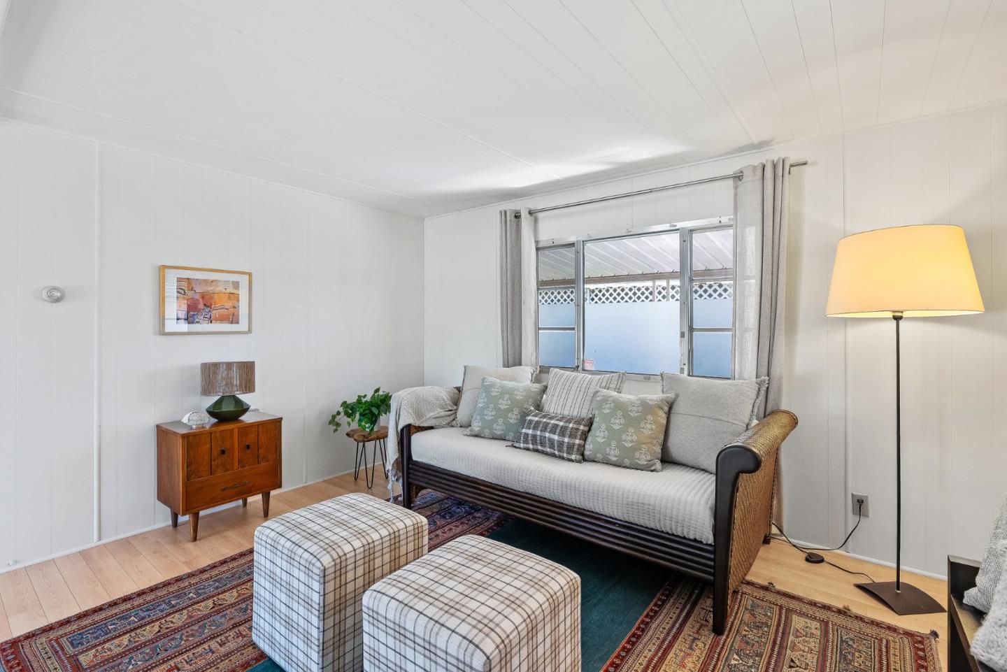 Detail Gallery Image 4 of 22 For 1555 Merrill St #125,  Santa Cruz,  CA 95062 - 2 Beds | 2 Baths