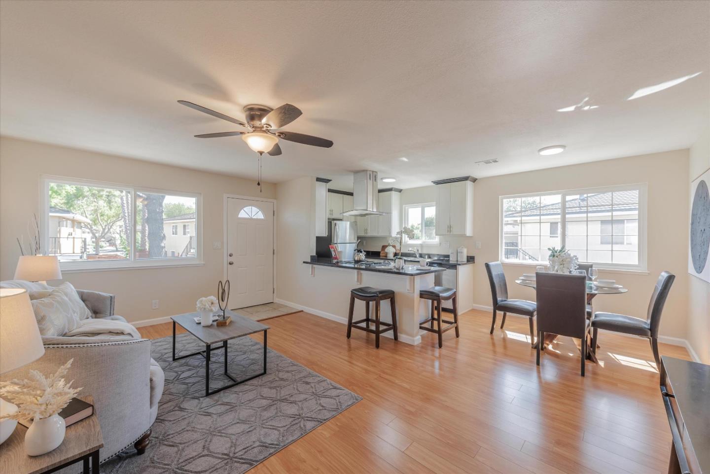 Detail Gallery Image 4 of 17 For 788 Delaware #4,  San Jose,  CA 95123 - 2 Beds | 1 Baths