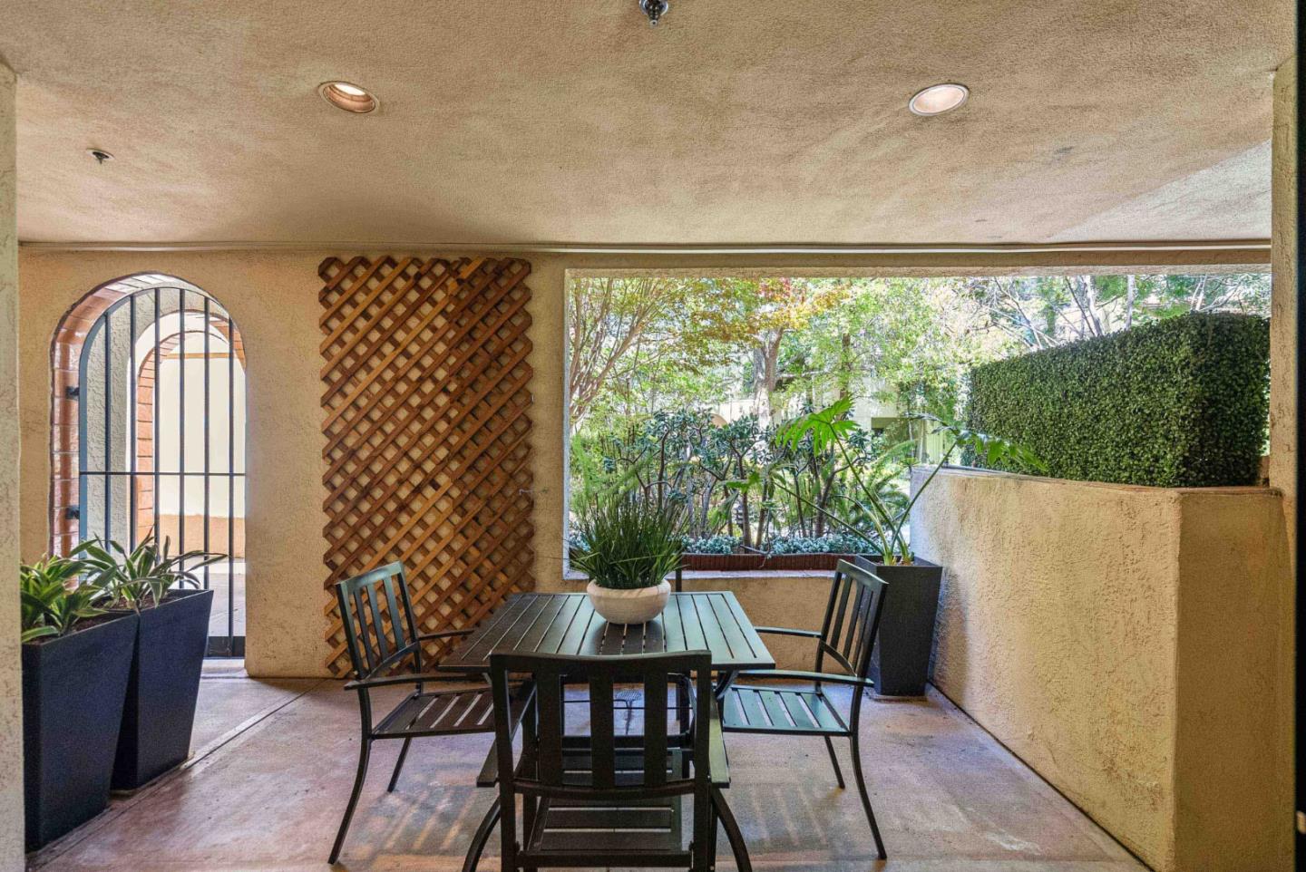 Detail Gallery Image 21 of 24 For 153 California Ave #F101,  Palo Alto,  CA 94306 - 2 Beds | 2 Baths