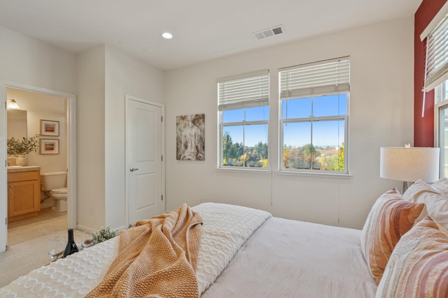 Detail Gallery Image 14 of 38 For 190 Wiley Ter, Mountain View,  CA 94043 - 3 Beds | 3/1 Baths