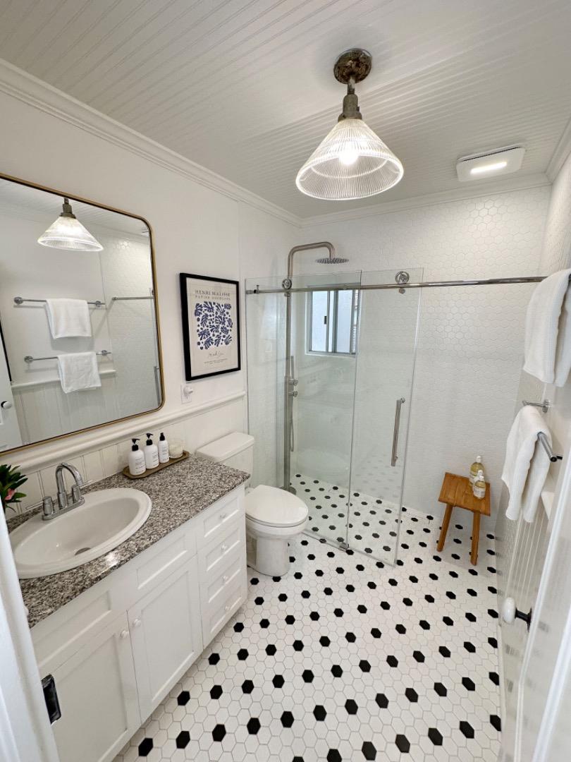 Detail Gallery Image 7 of 11 For 252 Chestnut St, Pacific Grove,  CA 93950 - 2 Beds | 1 Baths