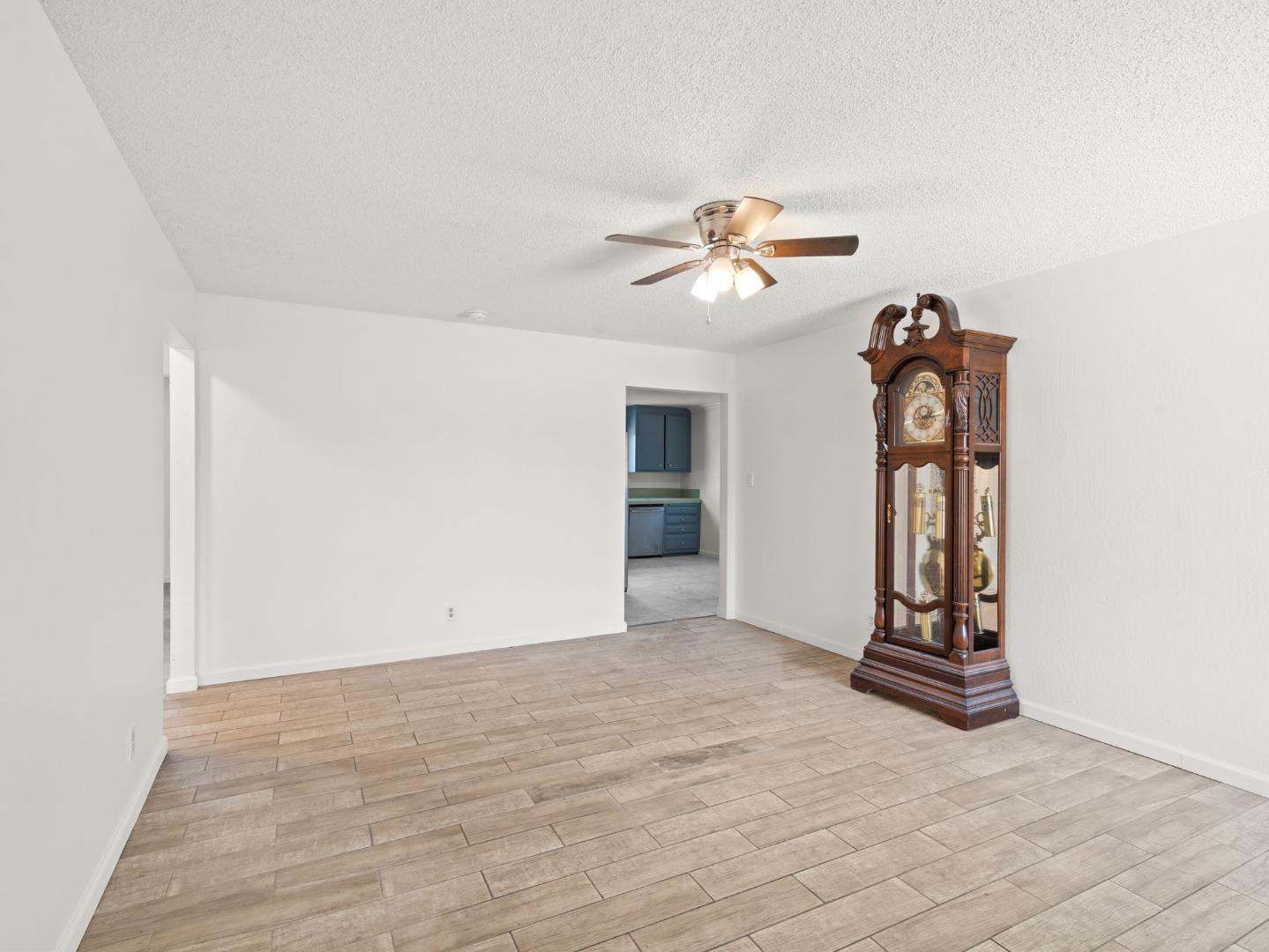 Detail Gallery Image 2 of 27 For 256 Olympia Dr, Pittsburg,  CA 94565 - 3 Beds | 2 Baths