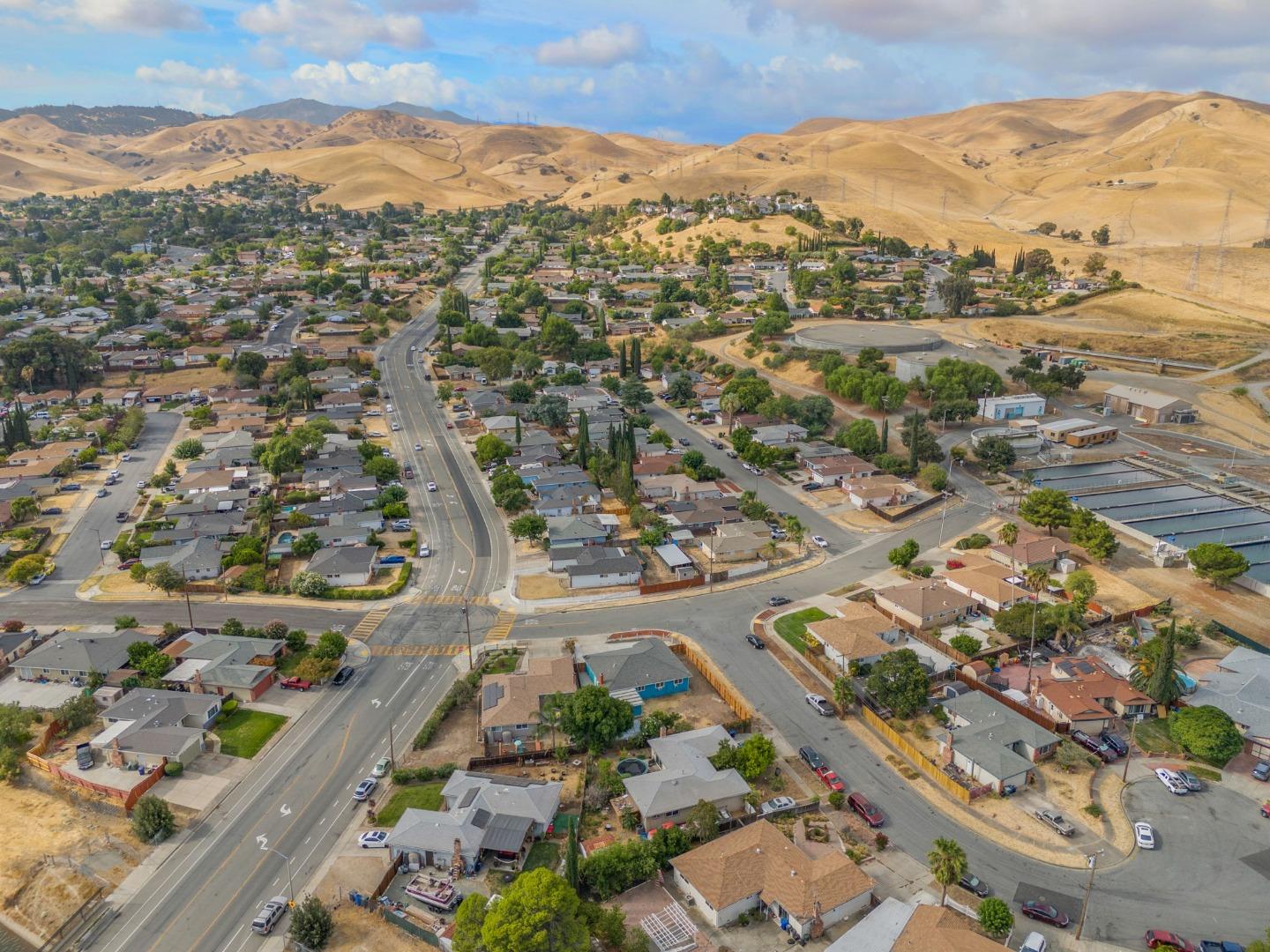 256 Olympia Drive, Pittsburg, California 94565, 3 Bedrooms Bedrooms, ,2 BathroomsBathrooms,Residential,For Sale,256 Olympia Drive,ML81977205