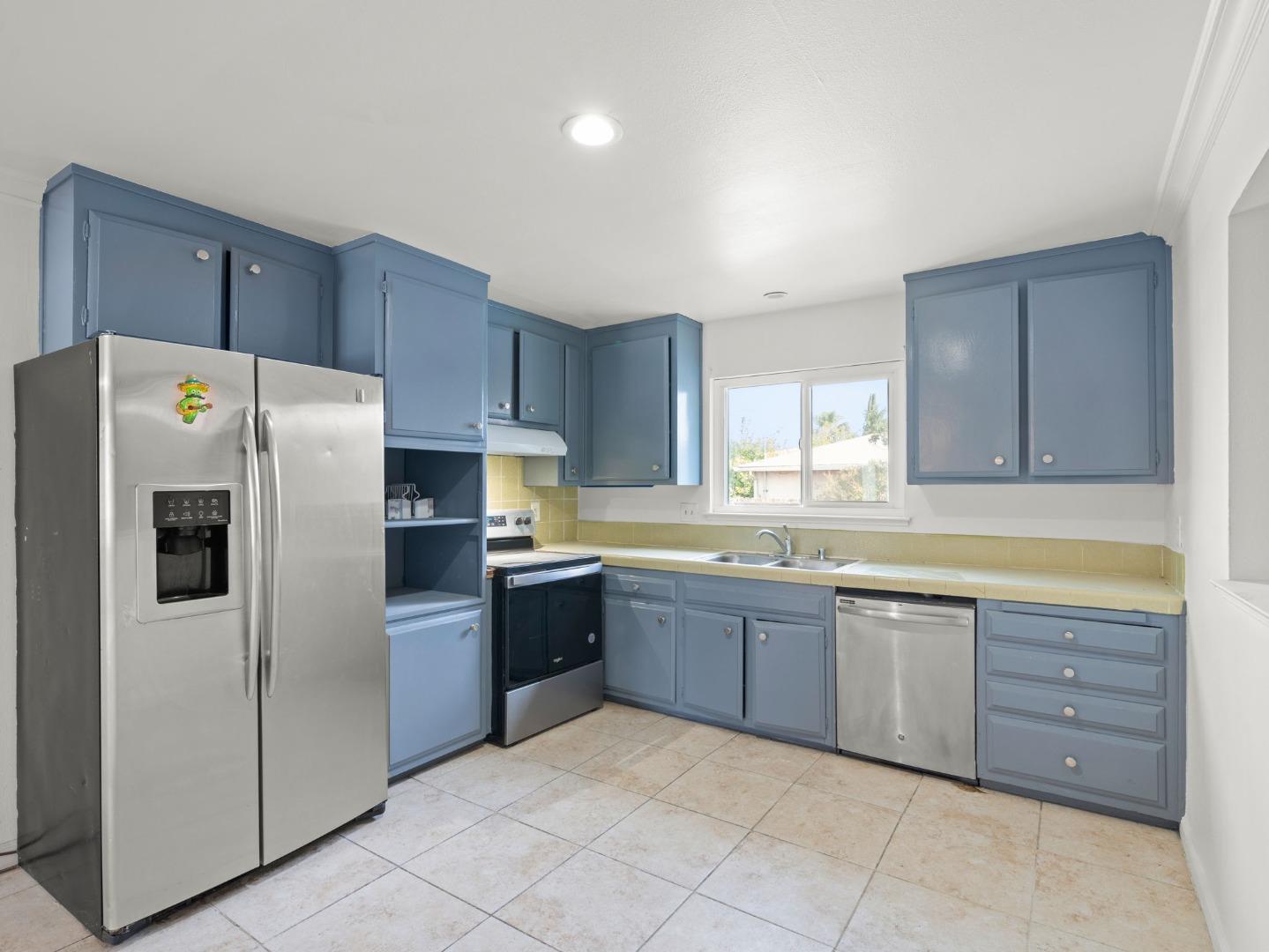 256 Olympia Drive, Pittsburg, California 94565, 3 Bedrooms Bedrooms, ,2 BathroomsBathrooms,Residential,For Sale,256 Olympia Drive,ML81977205