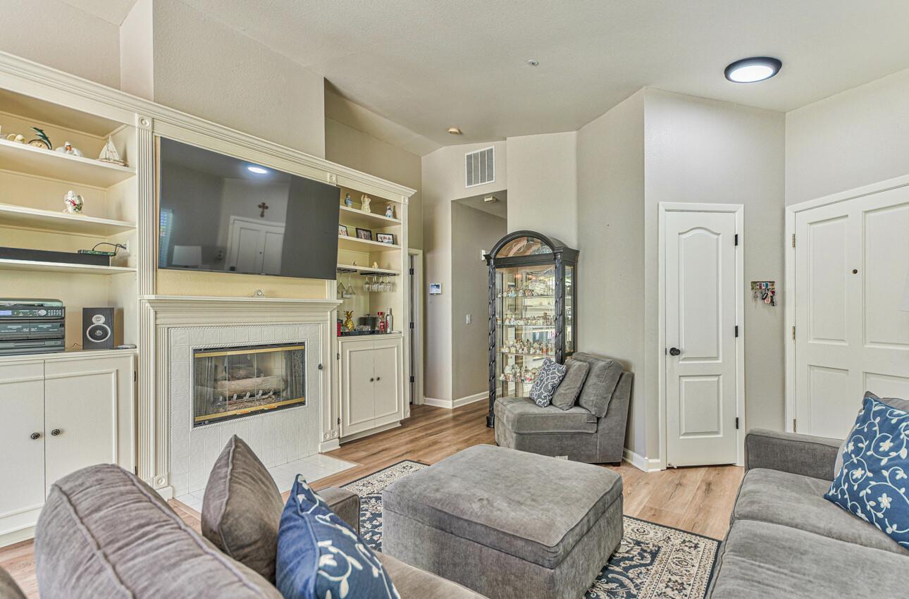 Detail Gallery Image 7 of 27 For 18181 Stonegate Ct, Salinas,  CA 93908 - 3 Beds | 2 Baths