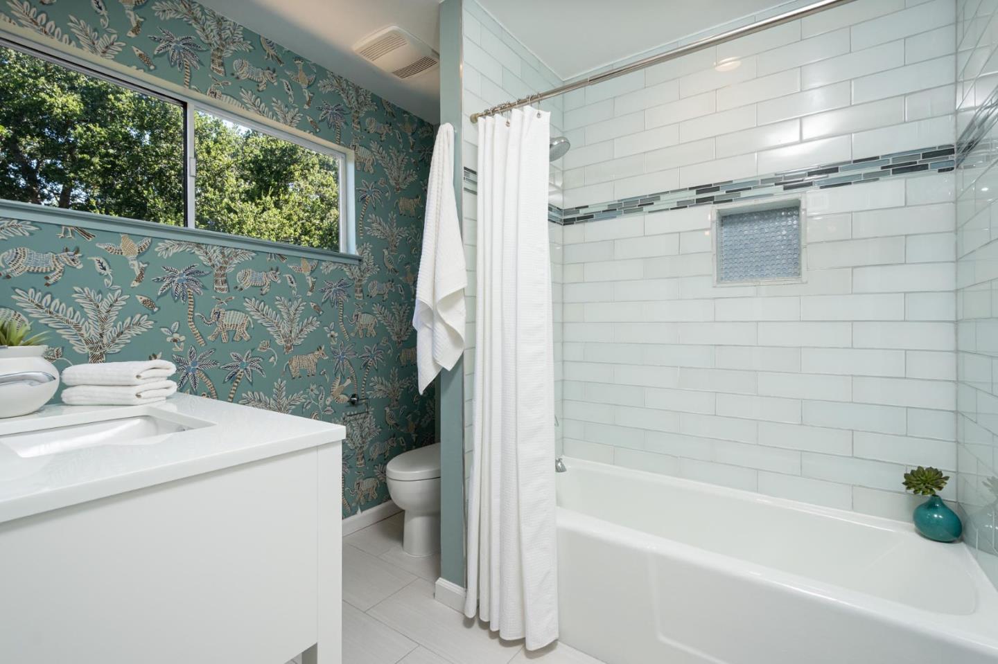 Detail Gallery Image 17 of 27 For 1230 Sharon Park Dr #55,  Menlo Park,  CA 94025 - 2 Beds | 2 Baths