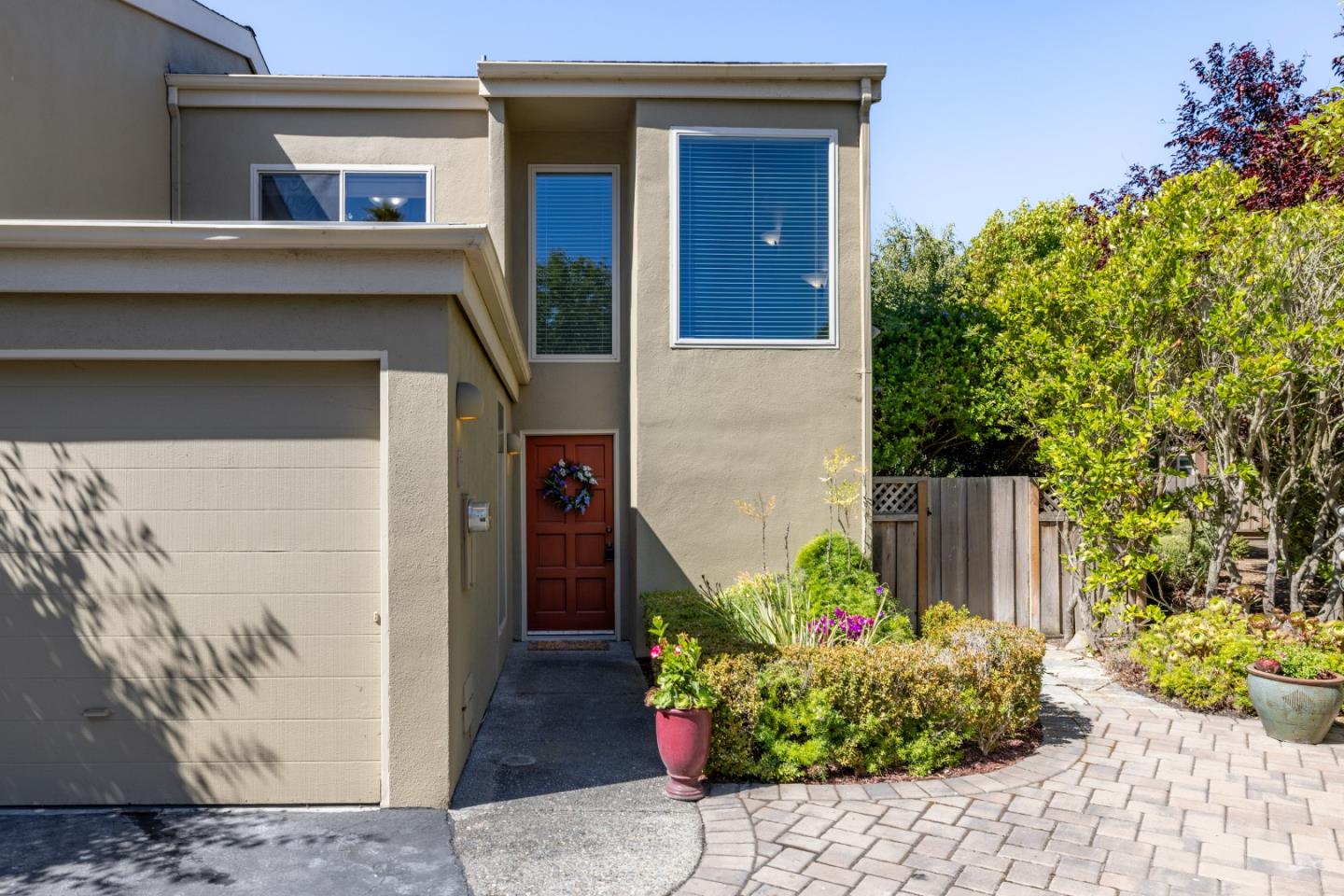 Detail Gallery Image 1 of 40 For 1043 Highland St #E,  Seaside,  CA 93955 - 2 Beds | 1/1 Baths