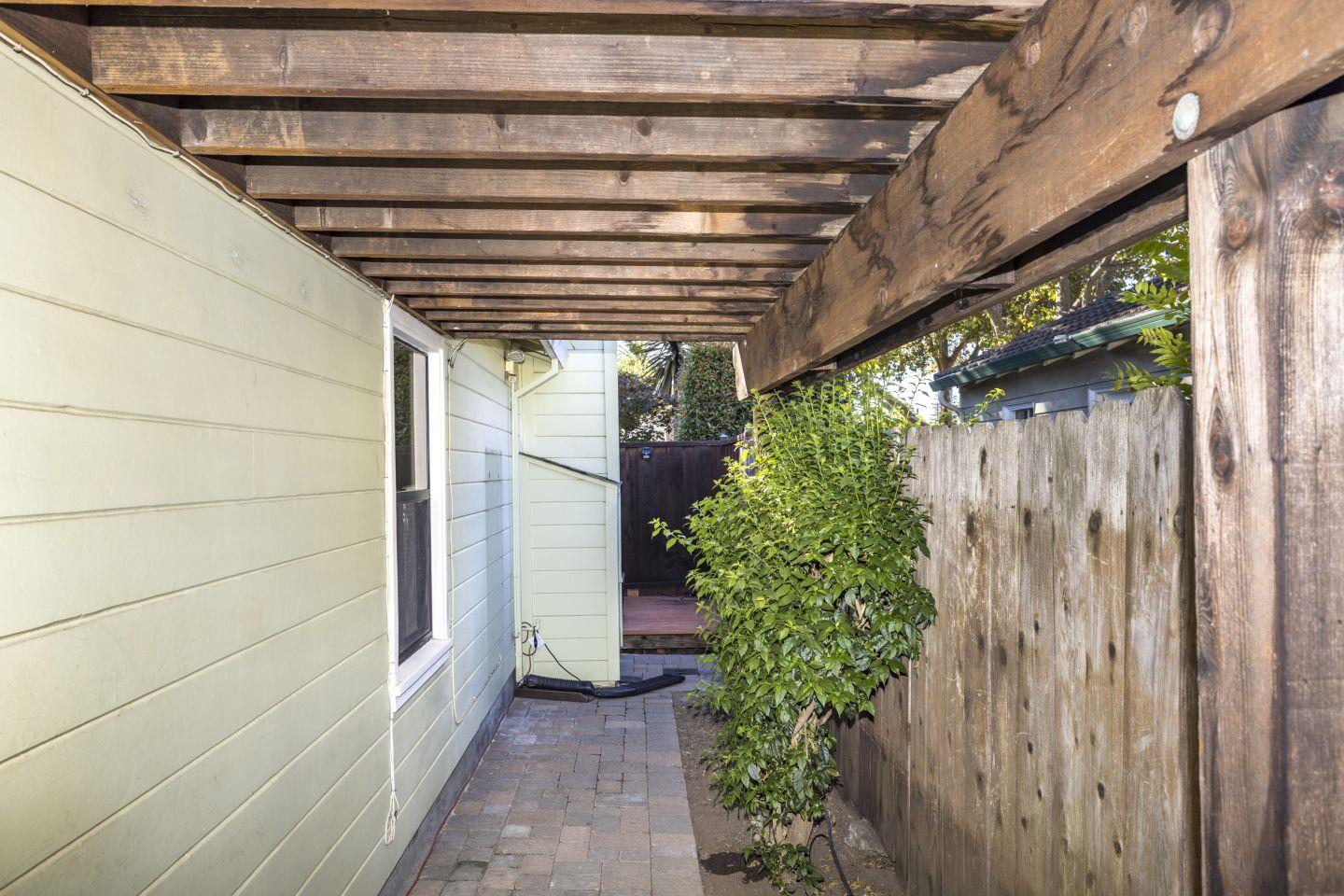 Detail Gallery Image 31 of 31 For 111 E St, Redwood City,  CA 94063 - 3 Beds | 1 Baths