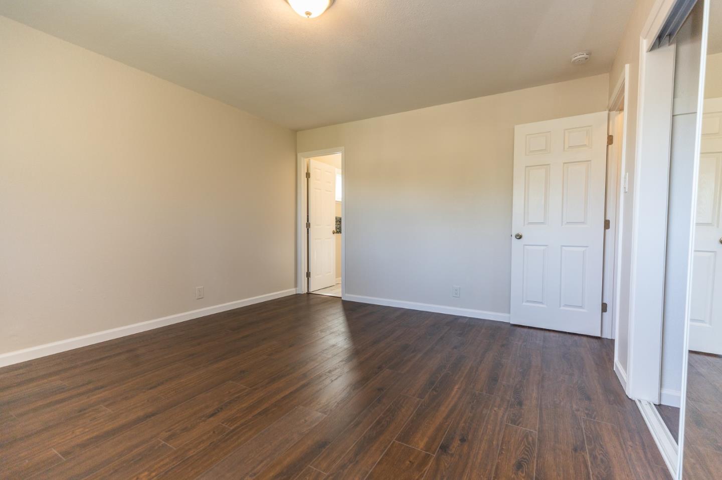 Detail Gallery Image 15 of 40 For 126 Wayne Ct #122,  Redwood City,  CA 94063 - 3 Beds | 2 Baths