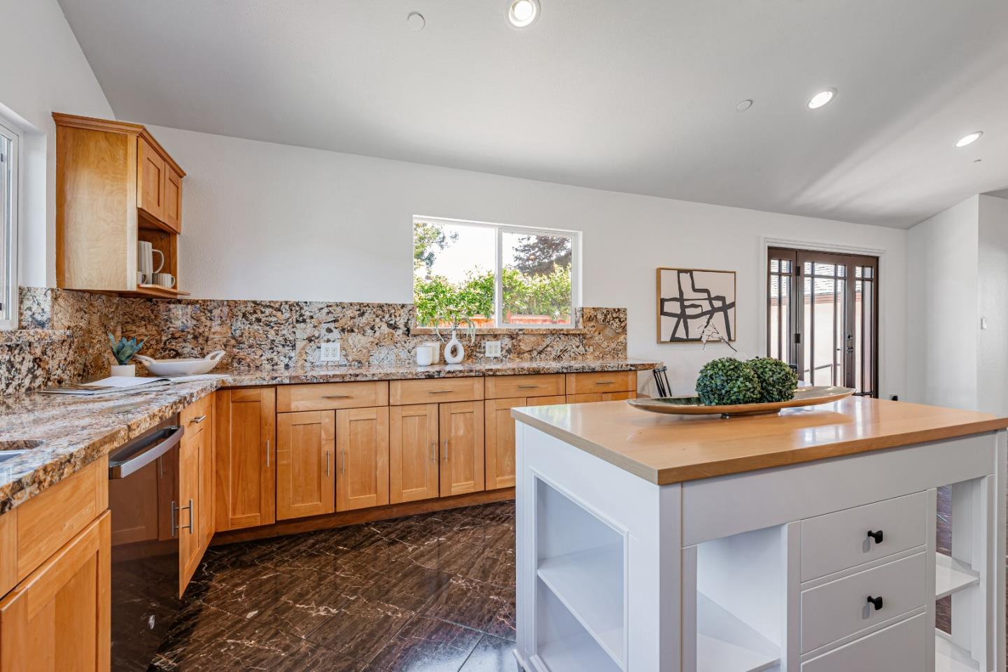 Detail Gallery Image 16 of 30 For 87 E Hillsdale Blvd, San Mateo,  CA 94403 - 3 Beds | 2 Baths