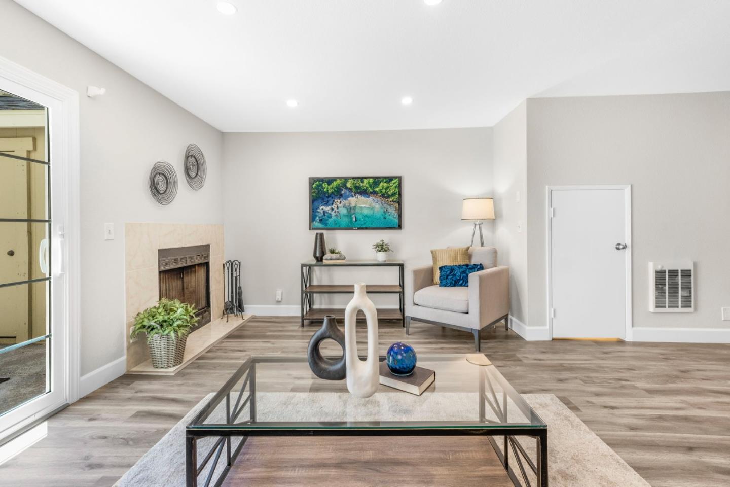 Detail Gallery Image 8 of 33 For 361 Caribe Way, San Jose,  CA 95133 - 2 Beds | 2/1 Baths