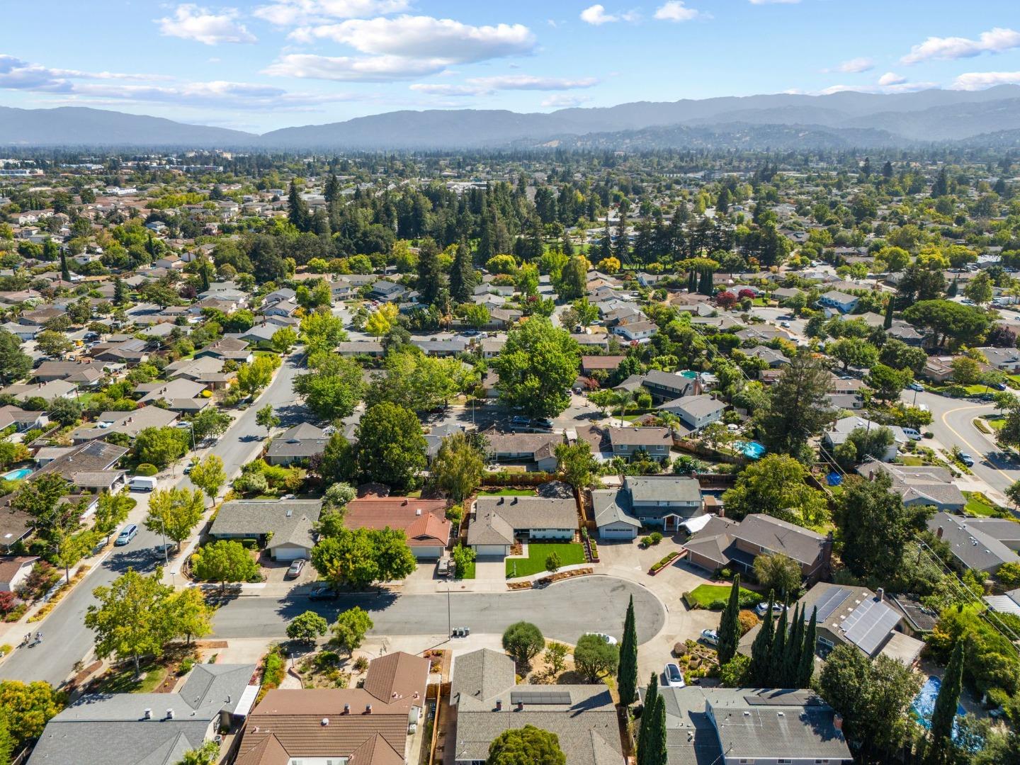 Detail Gallery Image 25 of 26 For 748 Caribou Ct, Sunnyvale,  CA 94087 - 4 Beds | 2 Baths