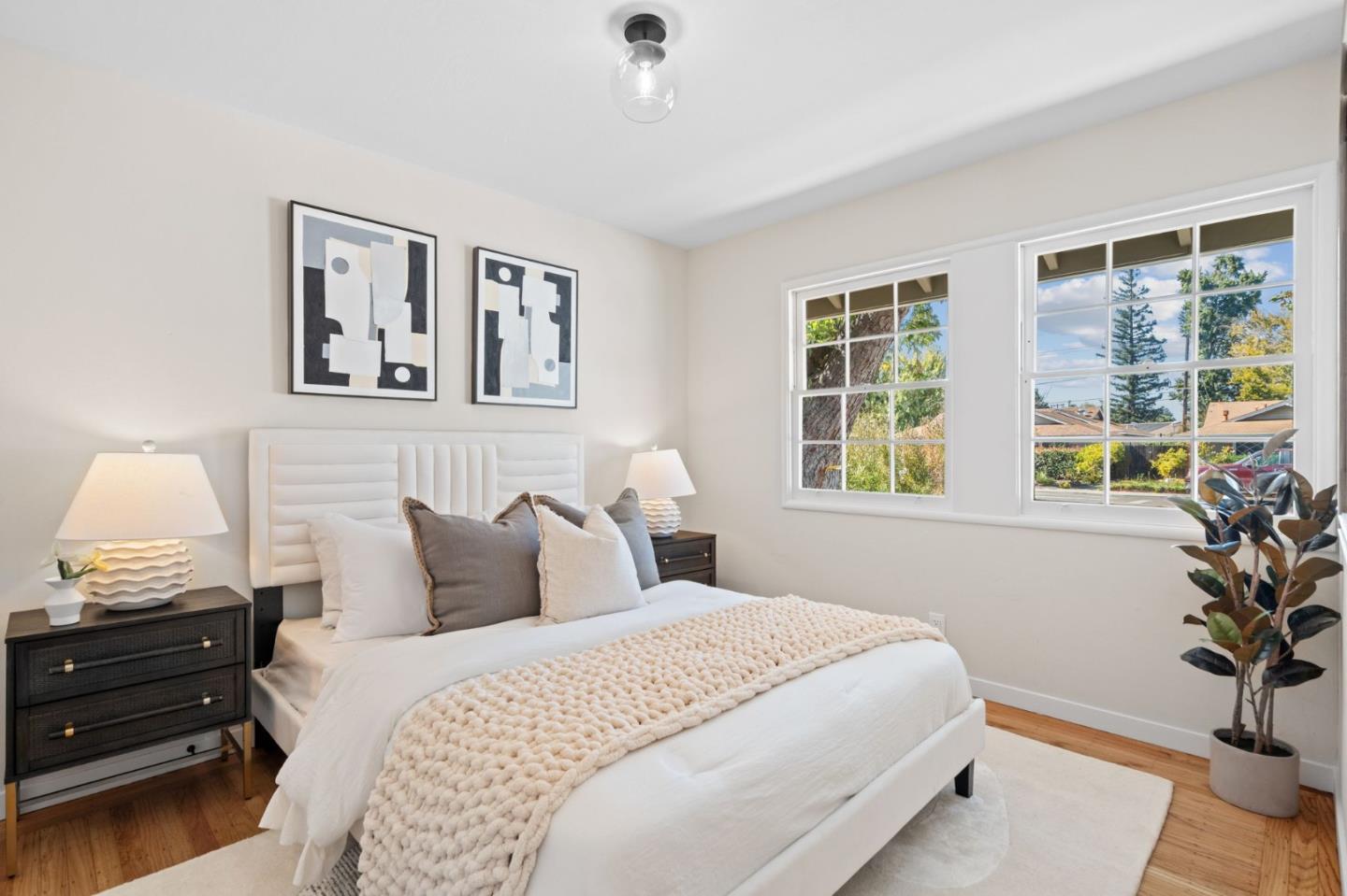 Detail Gallery Image 11 of 26 For 1639 Bonita Ave, Mountain View,  CA 94040 - 4 Beds | 2 Baths