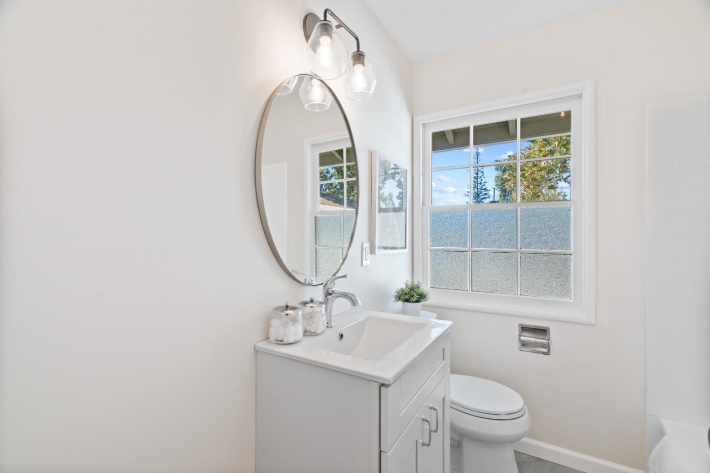 Detail Gallery Image 15 of 26 For 1639 Bonita Ave, Mountain View,  CA 94040 - 4 Beds | 2 Baths