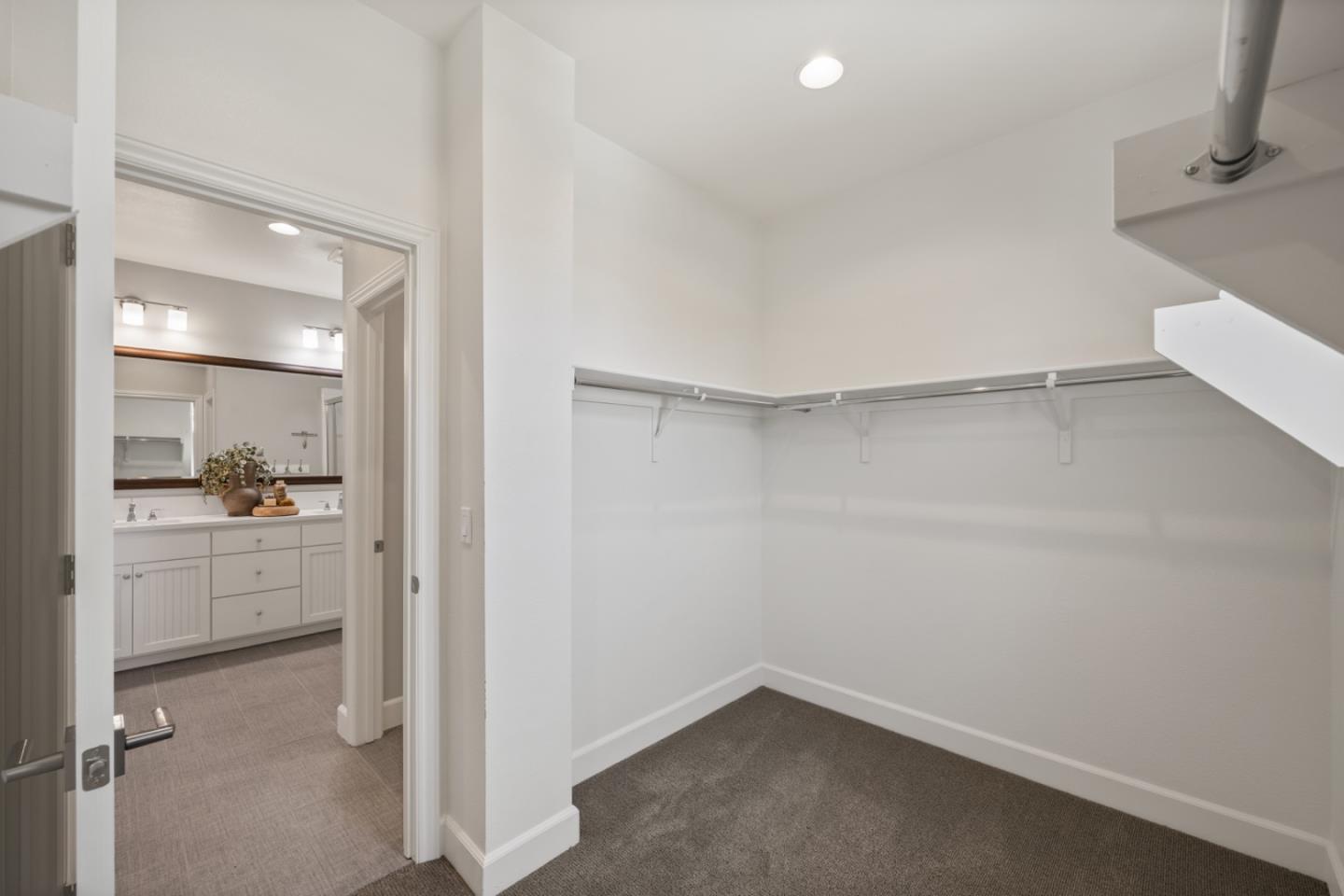 Detail Gallery Image 11 of 22 For 2977 Abrams Dr, Marina,  CA 93933 - 3 Beds | 2/1 Baths