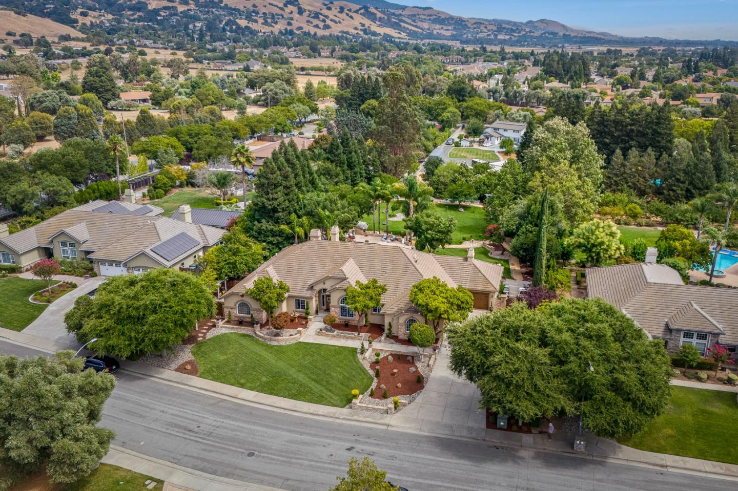 Detail Gallery Image 82 of 101 For 1980 Pear Dr, Morgan Hill,  CA 95037 - 5 Beds | 3 Baths