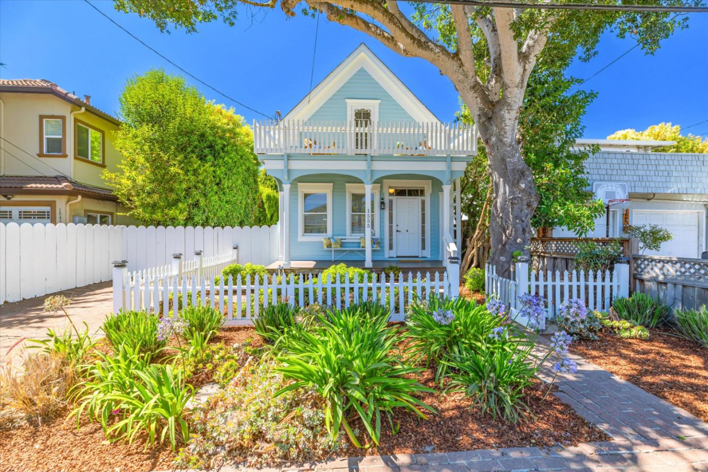 Detail Gallery Image 1 of 1 For 1555 Lincoln Ave, Capitola,  CA 95010 - 2 Beds | 2 Baths