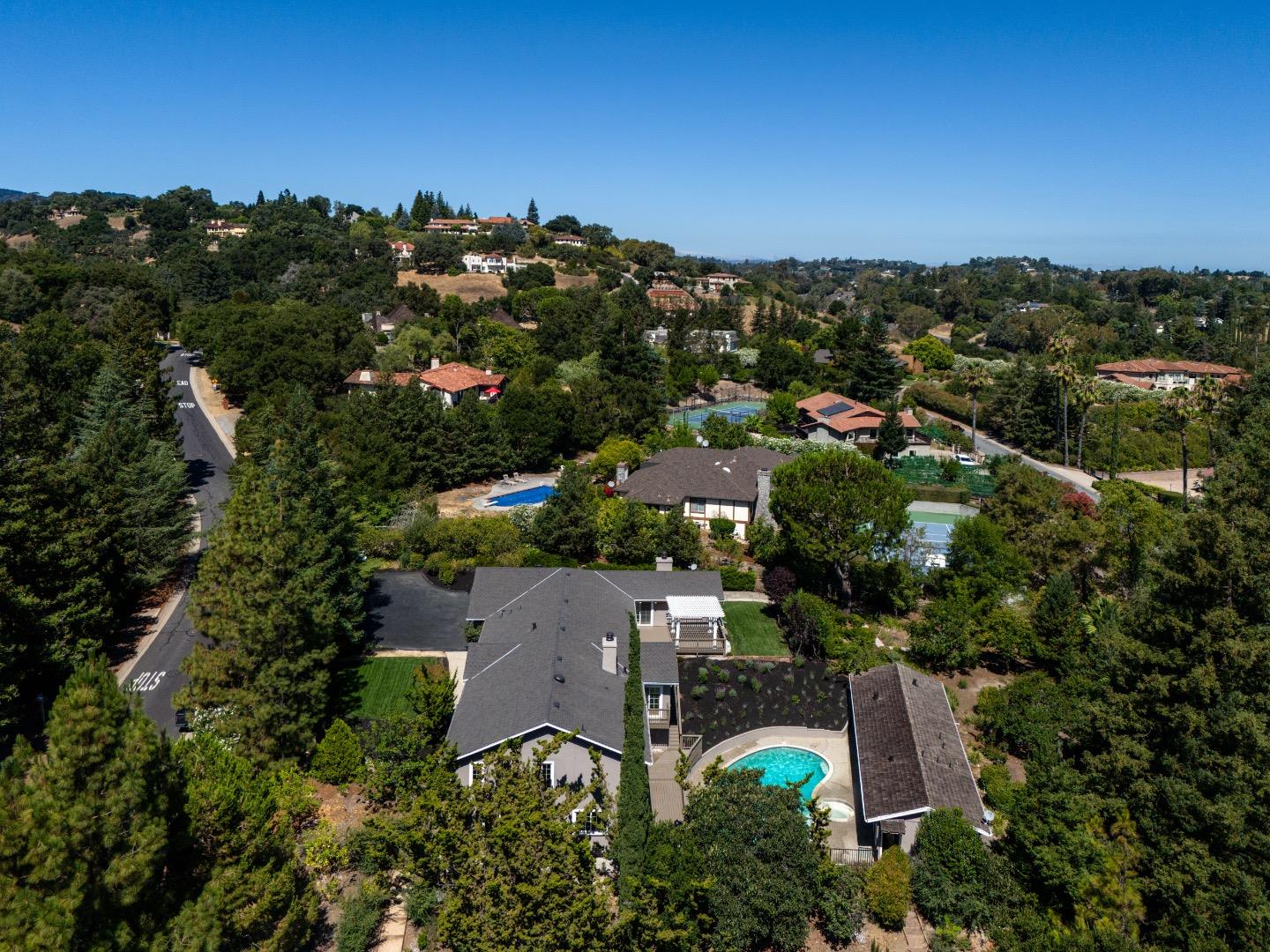 Detail Gallery Image 40 of 41 For 11610 Dawson Dr, Los Altos Hills,  CA 94024 - 6 Beds | 5 Baths