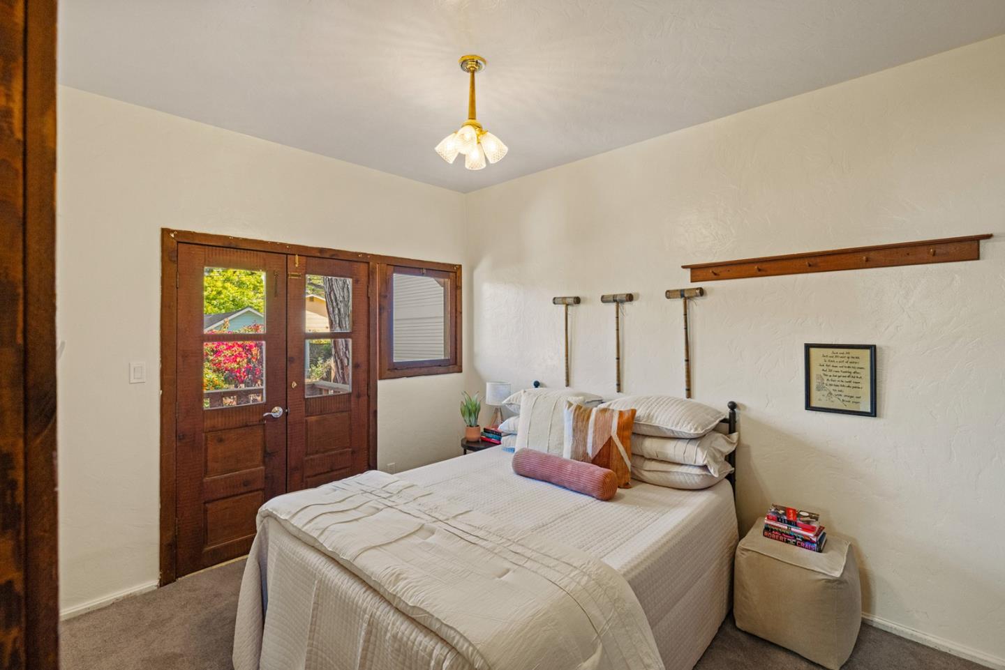 Detail Gallery Image 5 of 14 For 215 9th St, Pacific Grove,  CA 93950 - 2 Beds | 1 Baths