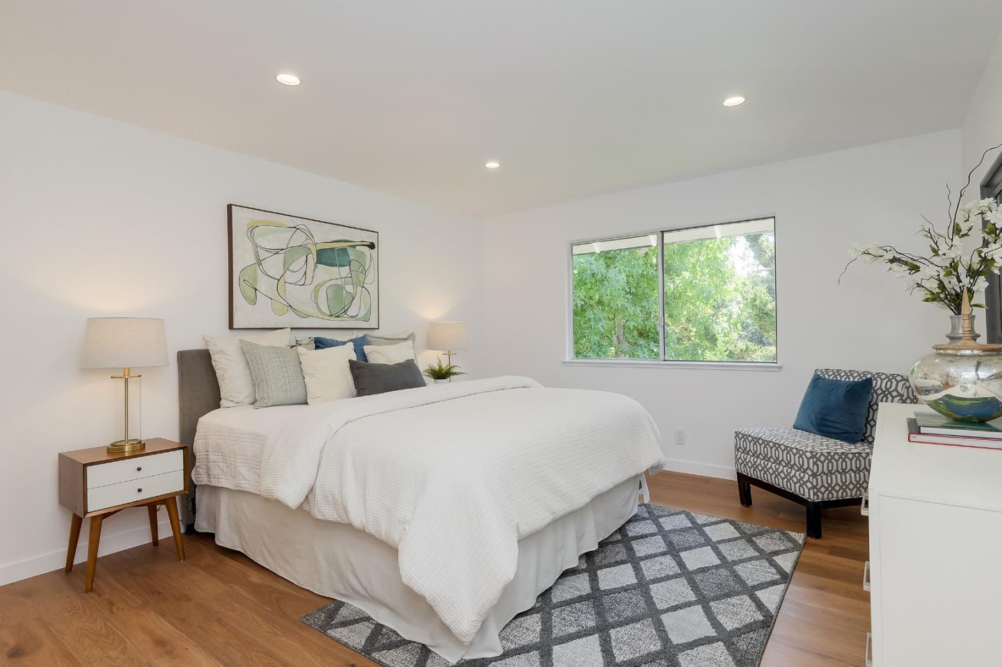 Detail Gallery Image 11 of 22 For 21 Willow Rd #24,  Menlo Park,  CA 94025 - 2 Beds | 2 Baths