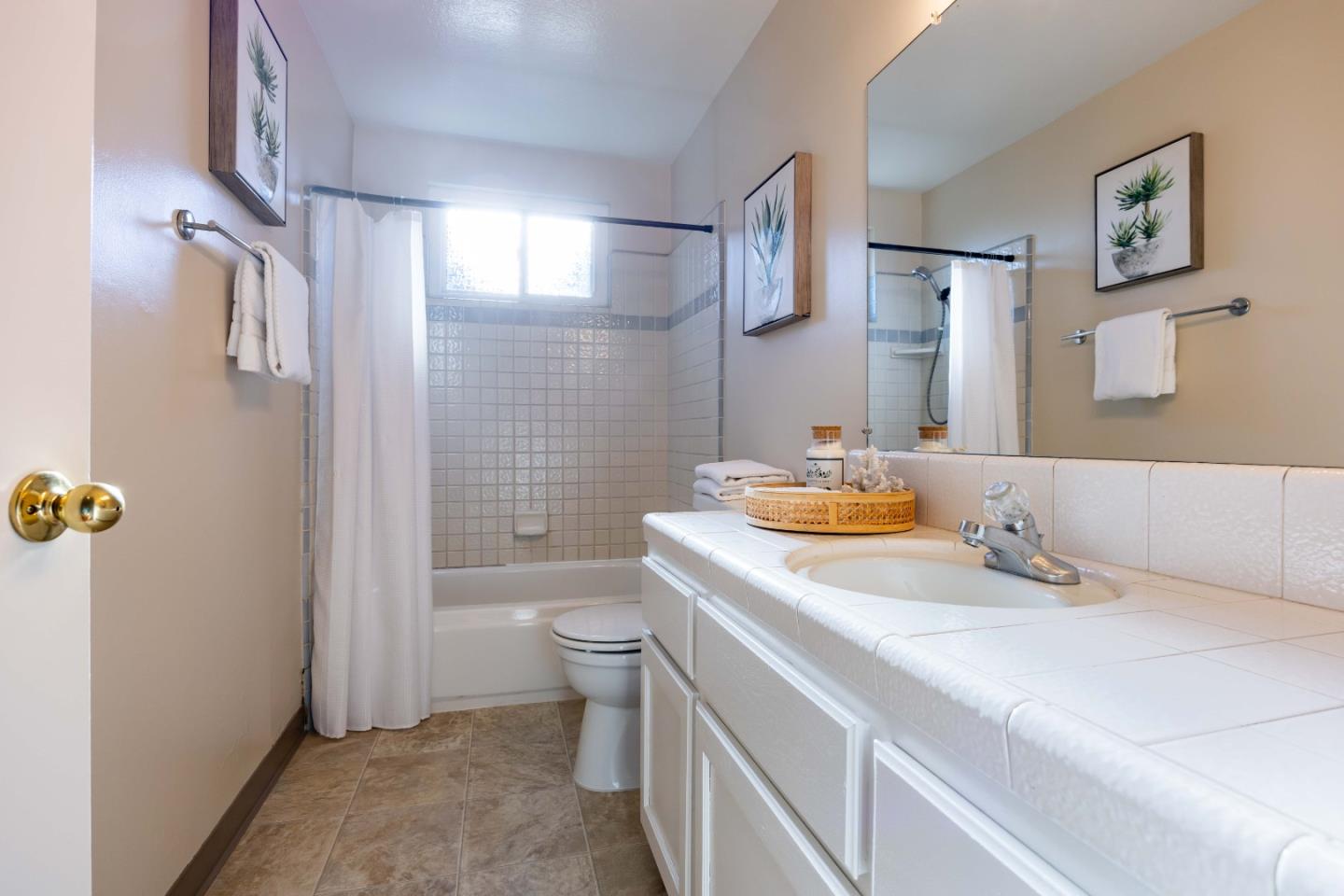 Detail Gallery Image 13 of 25 For 120 John Kirk Ct, Campbell,  CA 95008 - 3 Beds | 2/1 Baths