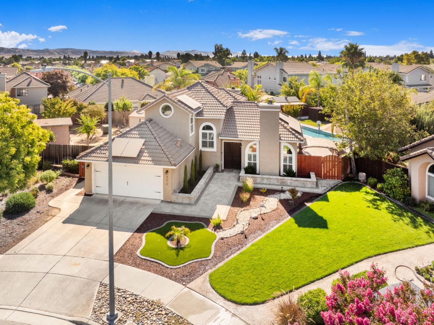 Detail Gallery Image 7 of 34 For 9076 San Juan Ct, Gilroy,  CA 95020 - 3 Beds | 2/1 Baths