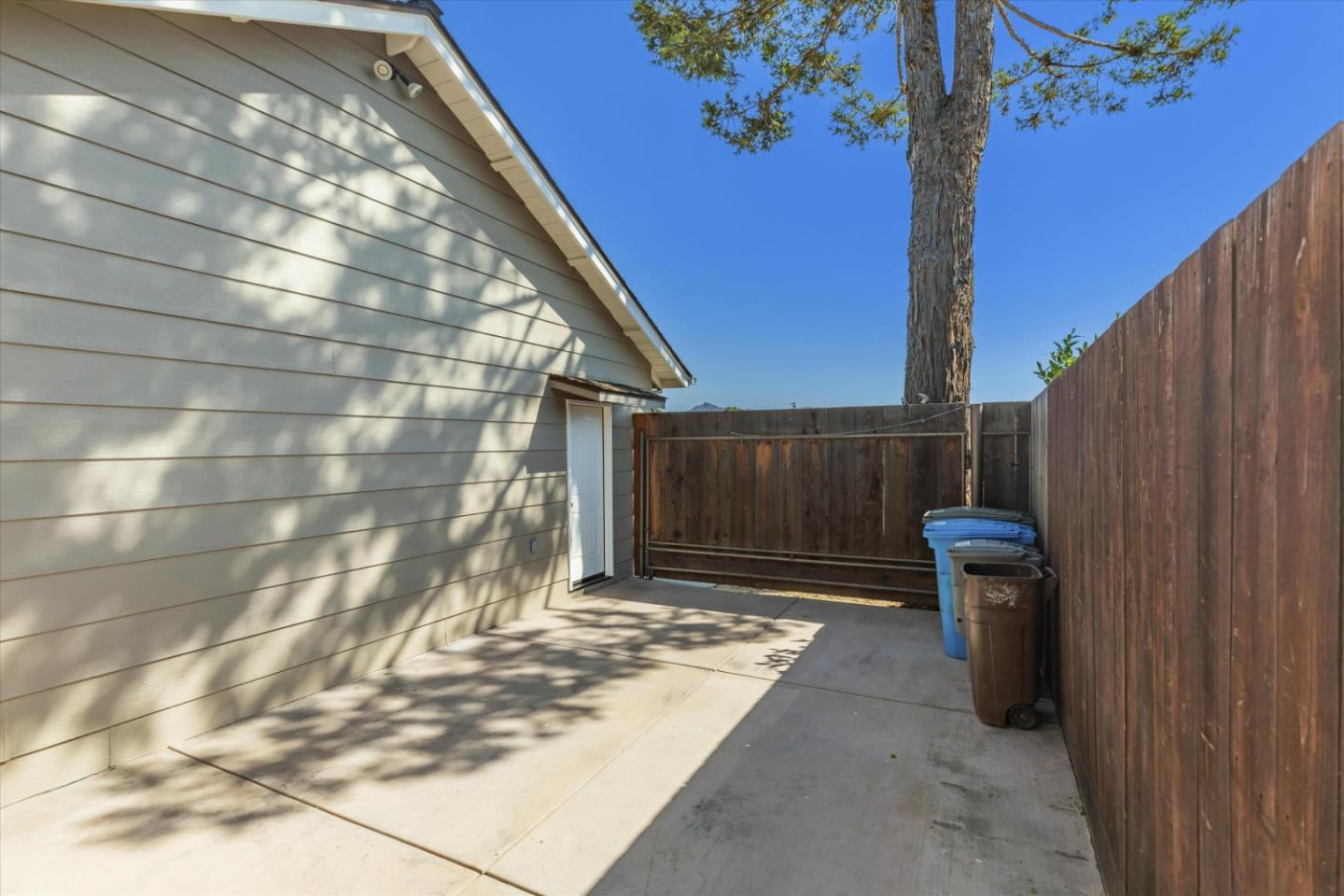 Detail Gallery Image 38 of 39 For 1620 Cushman St, Hollister,  CA 95023 - 3 Beds | 1/1 Baths