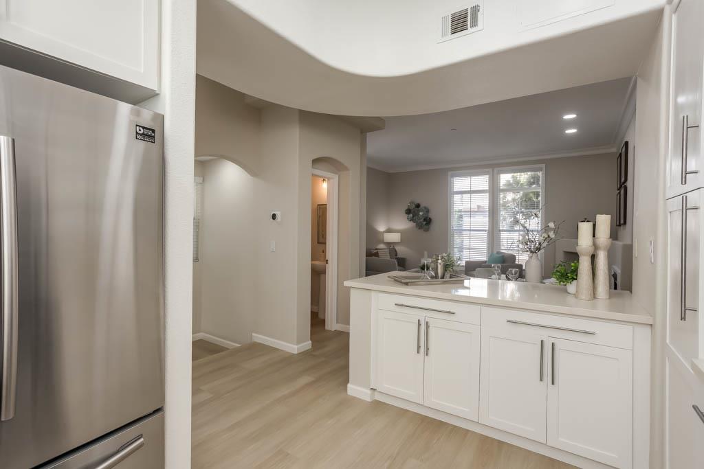 Detail Gallery Image 11 of 30 For 881 Water Walk, Milpitas,  CA 95035 - 2 Beds | 2/1 Baths