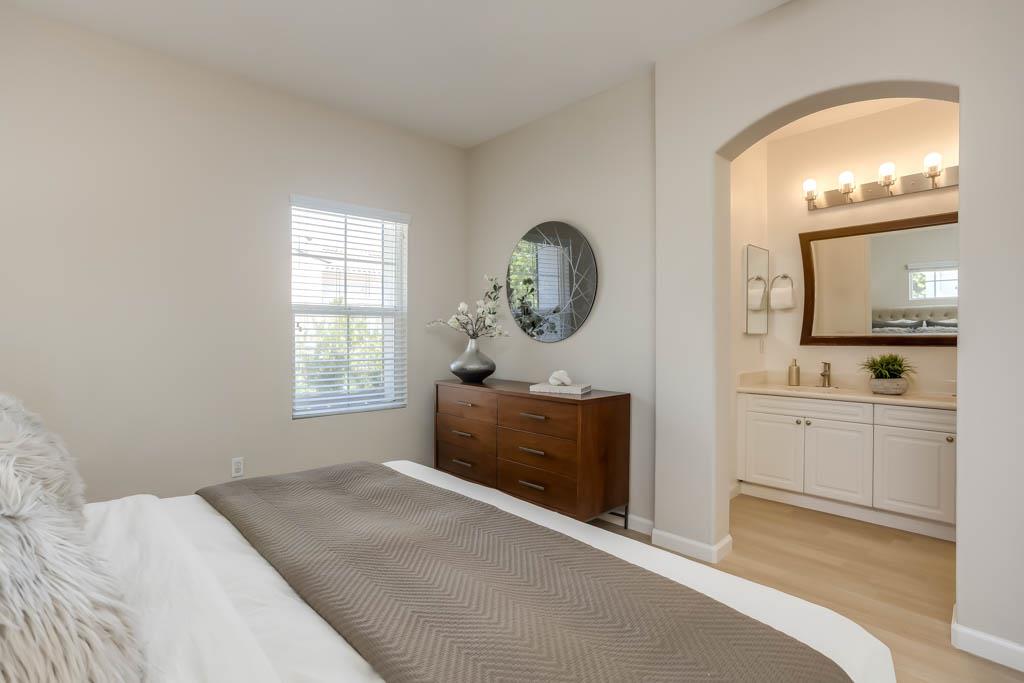 Detail Gallery Image 15 of 30 For 881 Water Walk, Milpitas,  CA 95035 - 2 Beds | 2/1 Baths