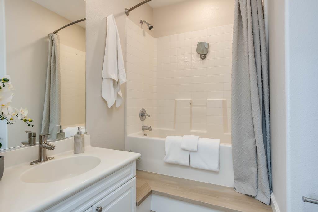 Detail Gallery Image 22 of 30 For 881 Water Walk, Milpitas,  CA 95035 - 2 Beds | 2/1 Baths