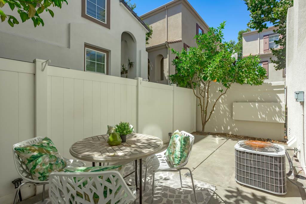 Detail Gallery Image 27 of 30 For 881 Water Walk, Milpitas,  CA 95035 - 2 Beds | 2/1 Baths