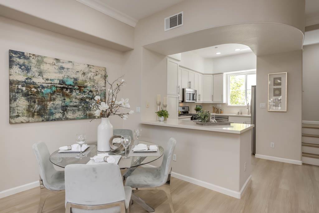 Detail Gallery Image 6 of 30 For 881 Water Walk, Milpitas,  CA 95035 - 2 Beds | 2/1 Baths