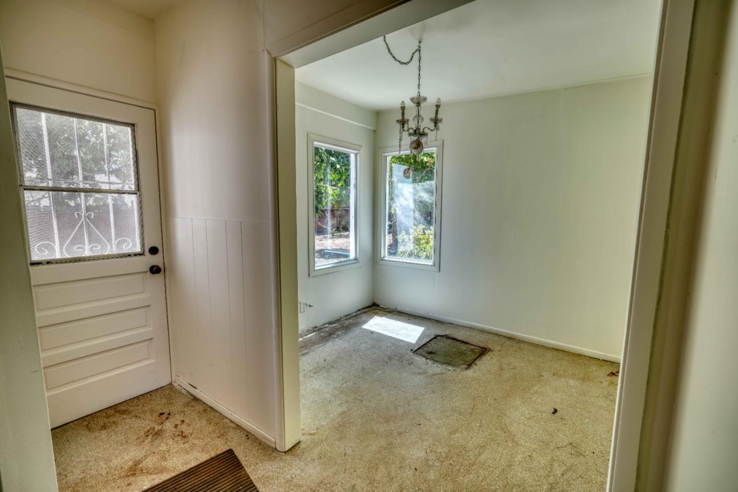 Detail Gallery Image 19 of 36 For 1508 Bay Rd, East Palo Alto,  CA 94303 - 3 Beds | 1/1 Baths