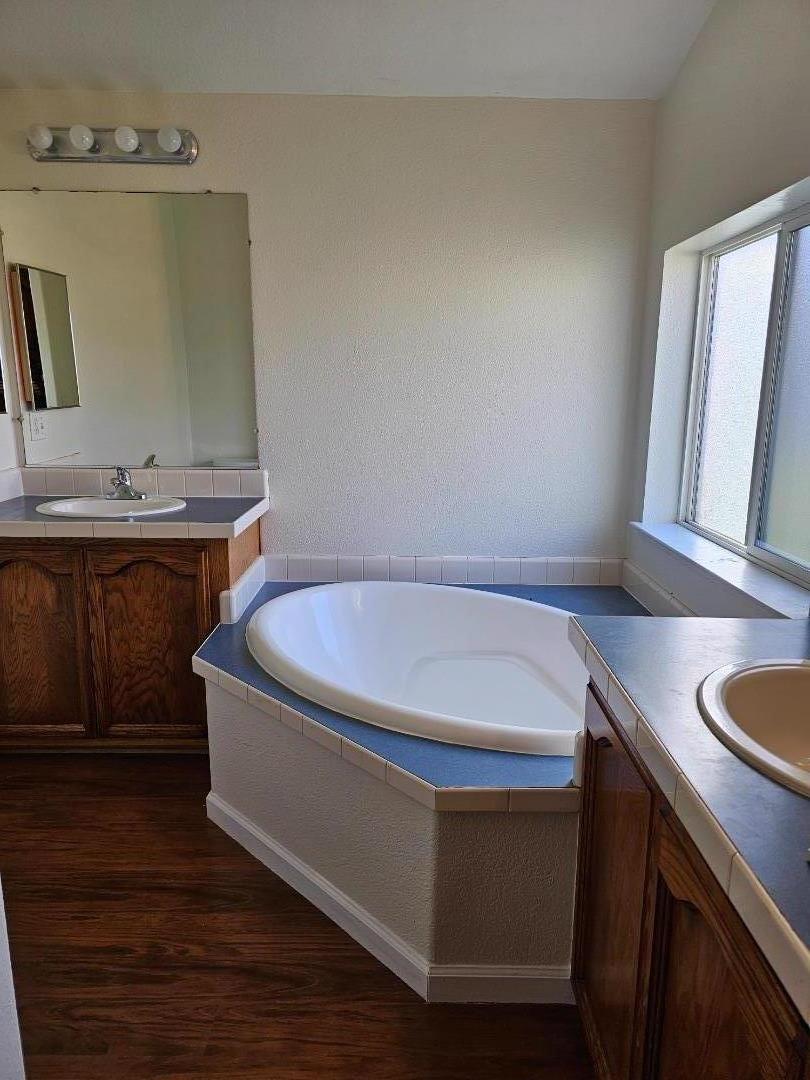 Detail Gallery Image 10 of 21 For 500 W 10th St #159,  Gilroy,  CA 95020 - 3 Beds | 2 Baths