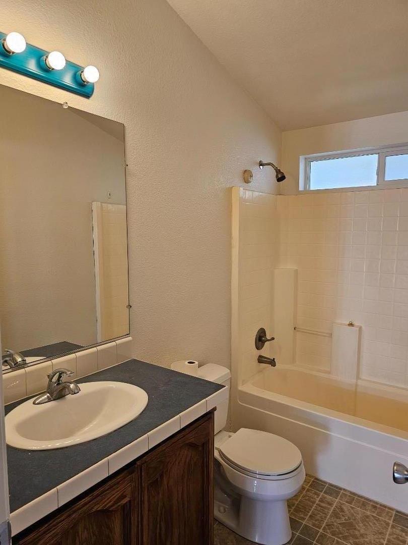 Detail Gallery Image 18 of 21 For 500 W 10th St #159,  Gilroy,  CA 95020 - 3 Beds | 2 Baths