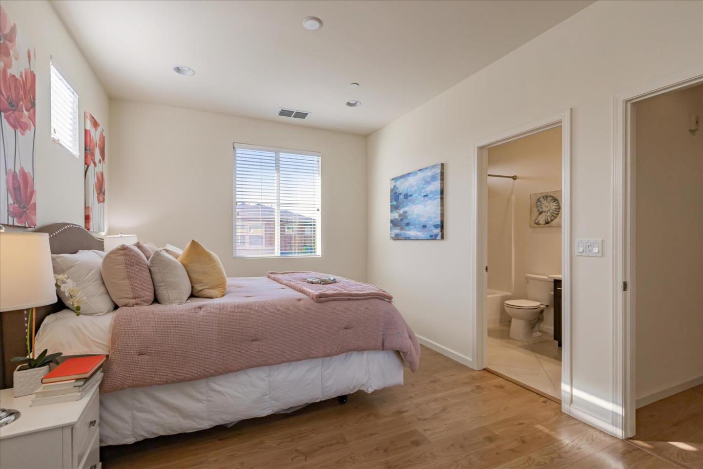 Detail Gallery Image 18 of 40 For 1350 Nestwood Way, Milpitas,  CA 95035 - 2 Beds | 2/1 Baths