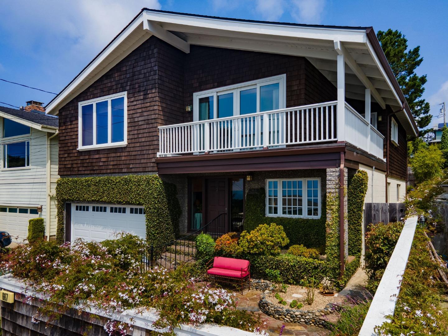 Detail Gallery Image 1 of 61 For 667 Kelmore St, Moss Beach,  CA 94038 - 4 Beds | 2 Baths