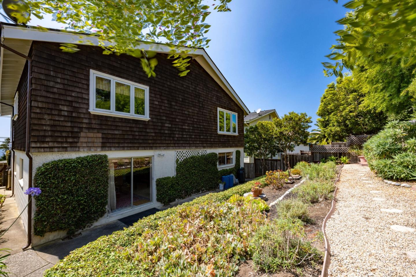 Detail Gallery Image 51 of 61 For 667 Kelmore St, Moss Beach,  CA 94038 - 4 Beds | 2 Baths