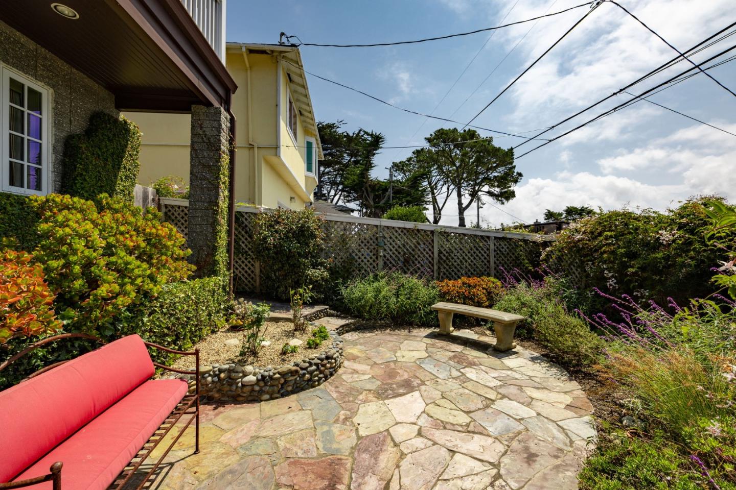 Detail Gallery Image 7 of 61 For 667 Kelmore St, Moss Beach,  CA 94038 - 4 Beds | 2 Baths