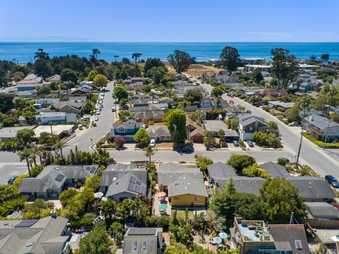 Detail Gallery Image 25 of 45 For 214 Nevada St, Santa Cruz,  CA 95060 - 3 Beds | 2 Baths