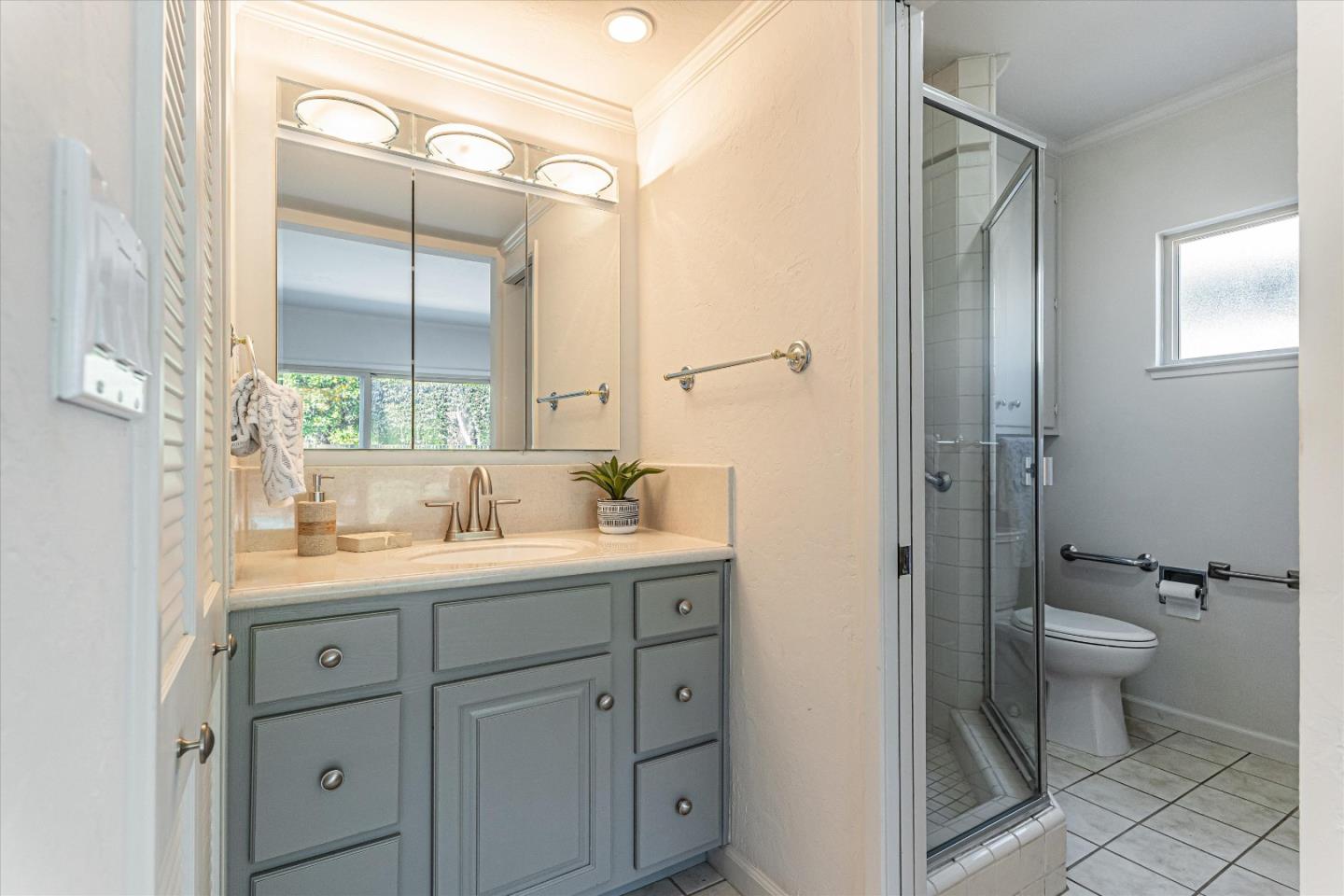 Detail Gallery Image 15 of 21 For 14333 Branham Ln, San Jose,  CA 95124 - 4 Beds | 2 Baths