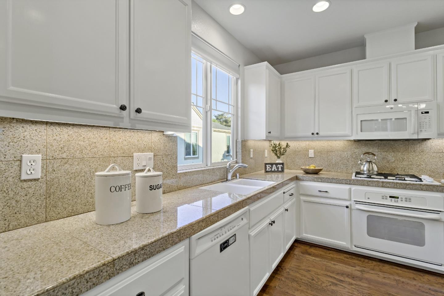 Detail Gallery Image 21 of 63 For 4373 Laird Cir, Santa Clara,  CA 95054 - 3 Beds | 3/1 Baths