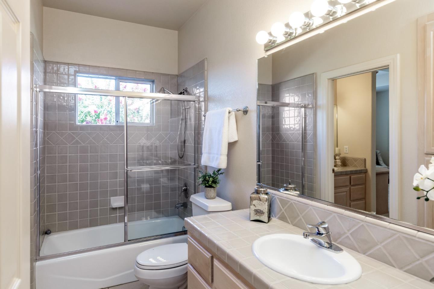 Detail Gallery Image 23 of 41 For 3502 Ambra Way, San Jose,  CA 95132 - 4 Beds | 3/1 Baths