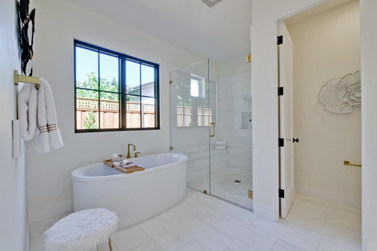 Detail Gallery Image 42 of 85 For 220 E Edith Ave, Los Altos,  CA 94022 - 5 Beds | 5/1 Baths